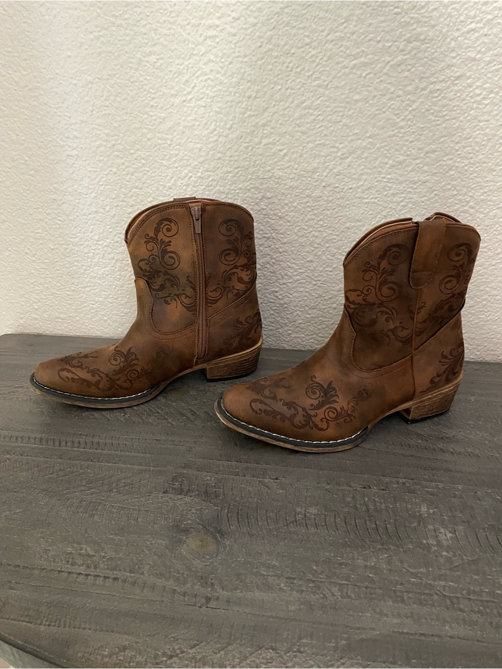 Women’s Roper Embroidered Brown Western Ankle Boots
